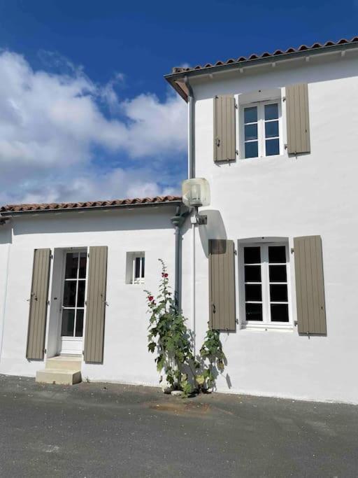Maison De Vacances La Flotte 00491Ui 외부 사진