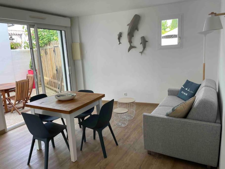 Maison De Vacances La Flotte 00491Ui 외부 사진